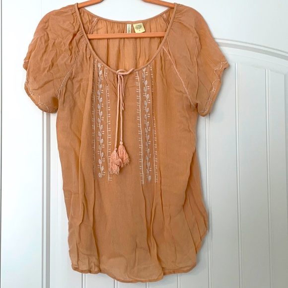 Passport Tops - Peach 🍑 Rayon Peasant top